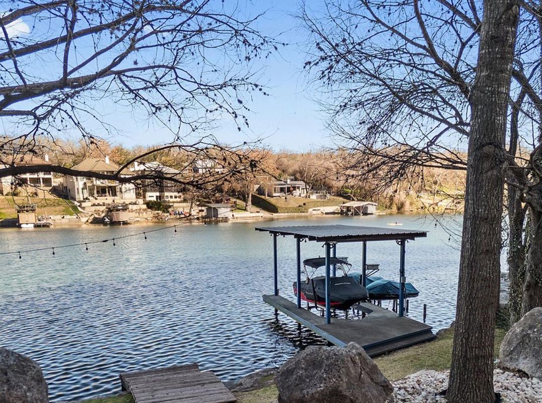 Never-Ending Panoramic Views Of Lake Austin